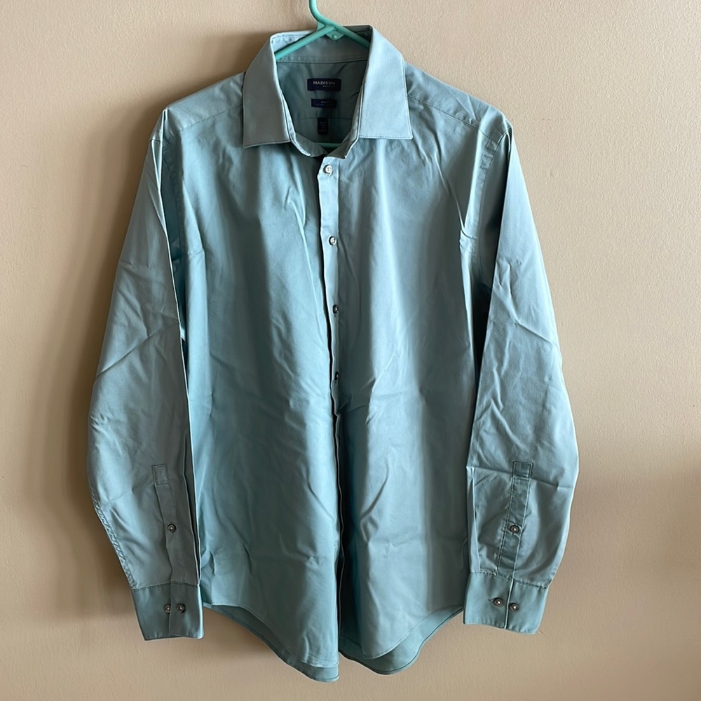 Men’s Madison dress shirt size medium